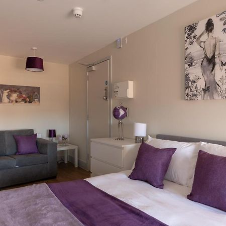 Isabella House - Hereford City Centre Aparthotel, By Rentmyhouse Bagian luar foto