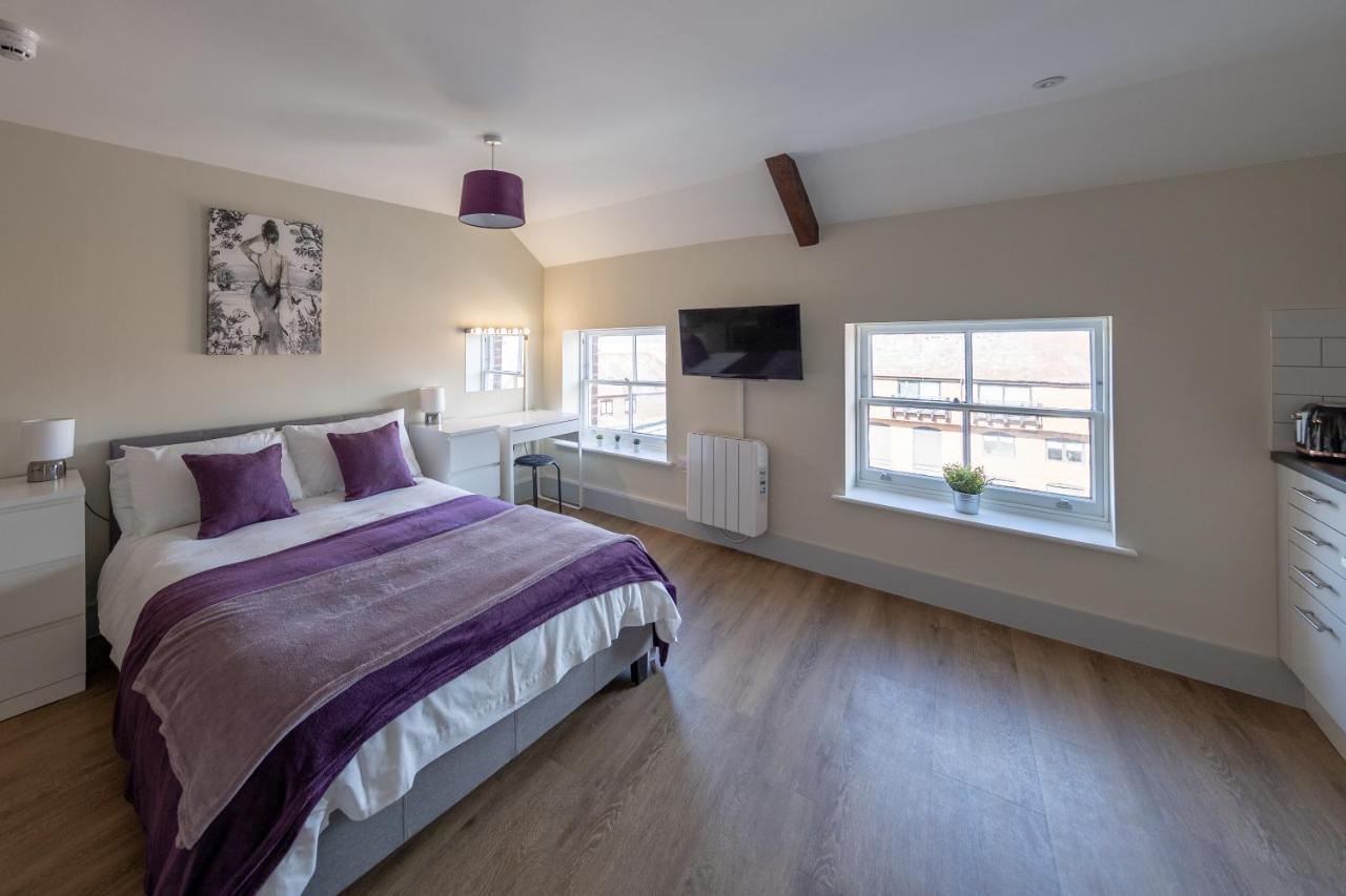 Isabella House - Hereford City Centre Aparthotel, By Rentmyhouse Bagian luar foto
