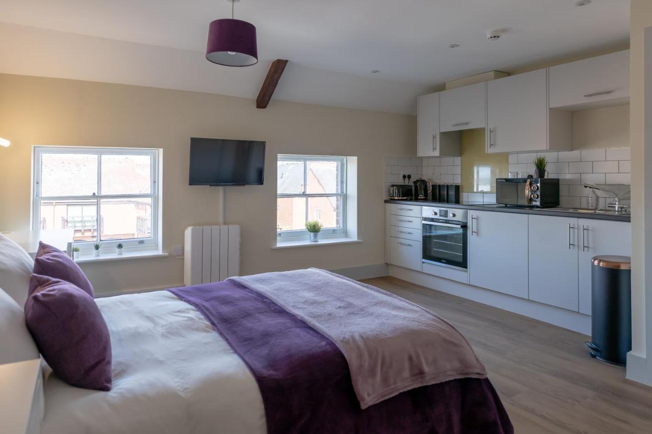 Isabella House - Hereford City Centre Aparthotel, By Rentmyhouse Bagian luar foto