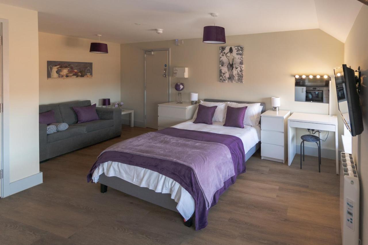 Isabella House - Hereford City Centre Aparthotel, By Rentmyhouse Bagian luar foto