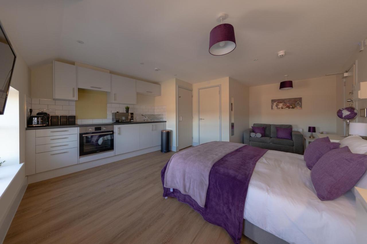 Isabella House - Hereford City Centre Aparthotel, By Rentmyhouse Bagian luar foto