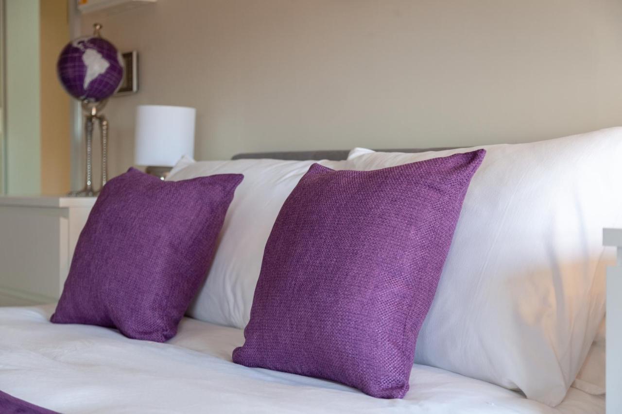 Isabella House - Hereford City Centre Aparthotel, By Rentmyhouse Bagian luar foto